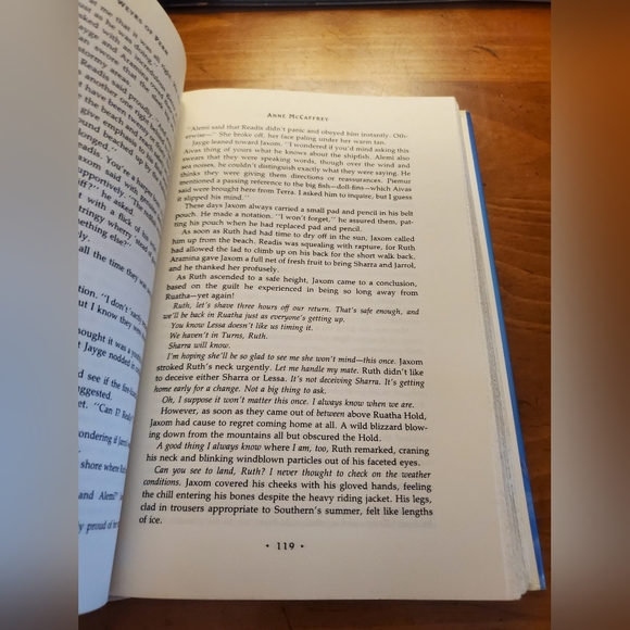 Anne McCaffrey All the Weyes of Pern , vintage book, 1991 fiction - Picture 6 of 15